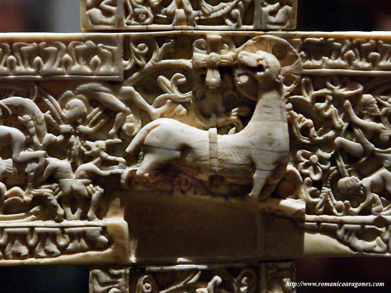 ANASTASIS EN LA PORCIÓN SUPERIOR DE LA CRUZ DE DON FERNANDO Y DOÑA SANCHA